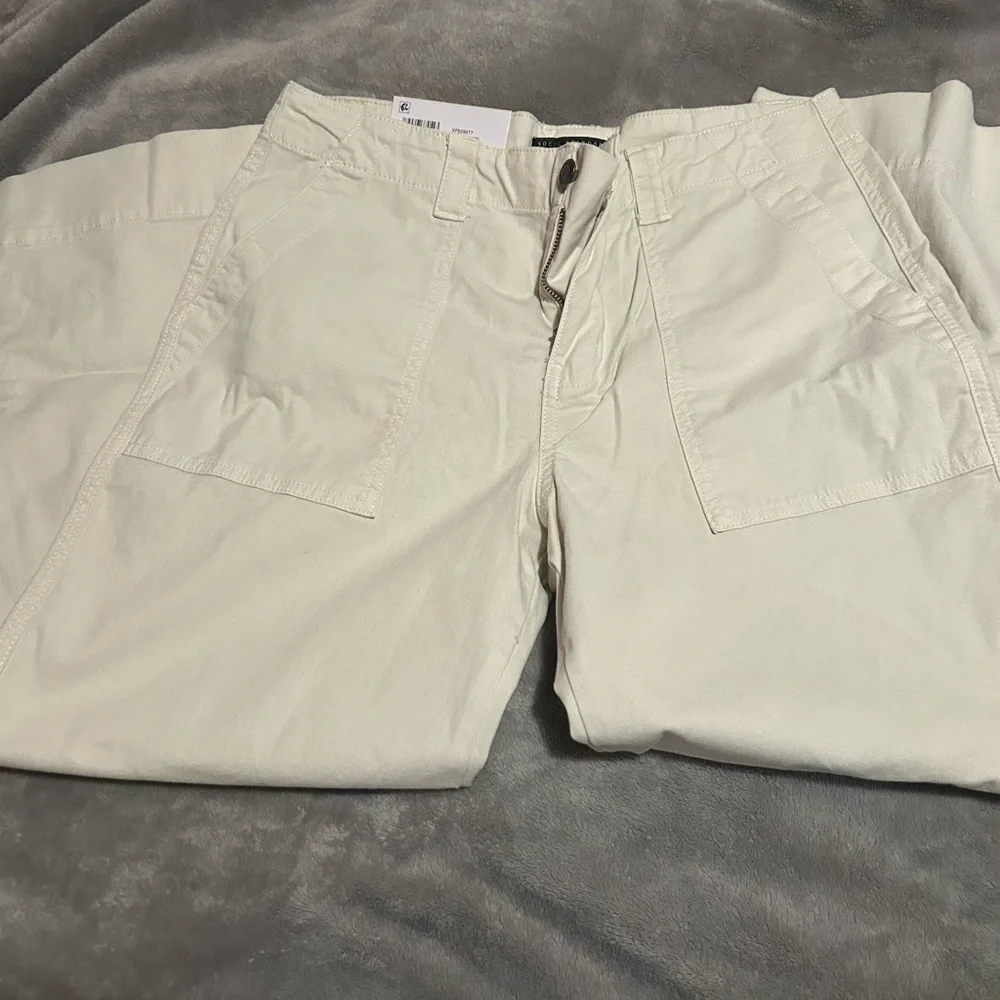 Sanctuary Women’s Light Tan Chinos - Picture 3 of 4